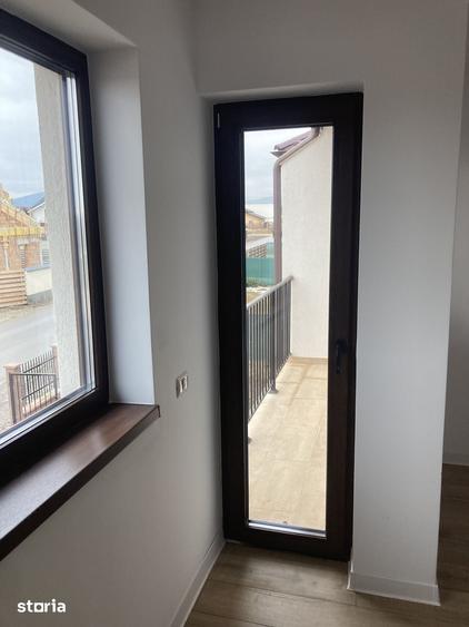 Casă cu 4 camere cu Teren 250 Mp în Tărlungeni