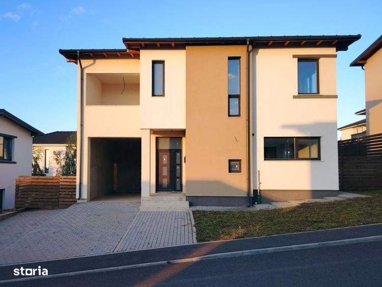 Casă cu 4 camere în Dezmir