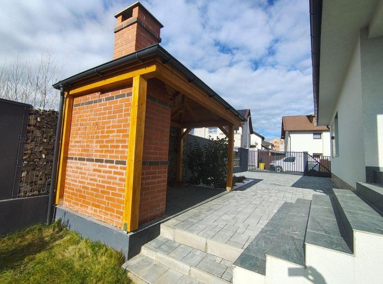 Casă individuală cu 4 camere cu Canalizare în Șelimbăr
