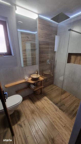Casă cu 4 camere cu Teren 175 Mp în Central