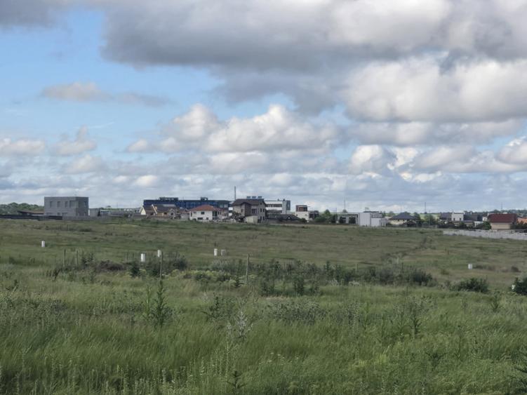 Teren Construcții intravilan de 600 mp, în Periferie