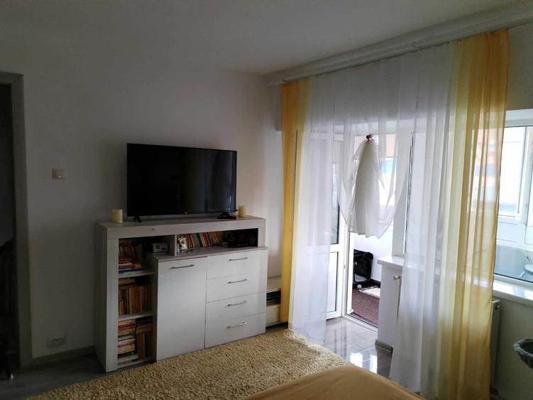 Apartament cu 2 camere decomandat în Sud
