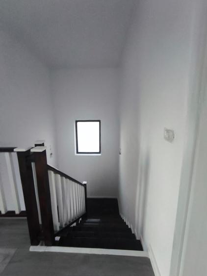 Casă individuală cu 5 camere cu Canalizare în Valea Lupului