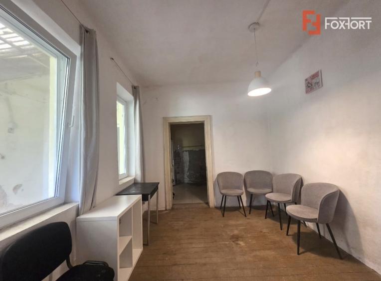 Casă individuală cu 5 camere cu Canalizare în Funcționarilor