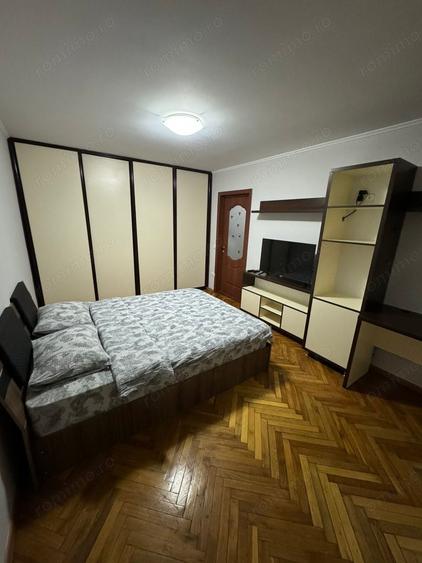 Apartament cu 2 camere semidecomandat în Uverturii