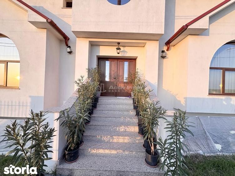 Casă cu 6 camere cu Teren 2310 Mp în Sânmartin