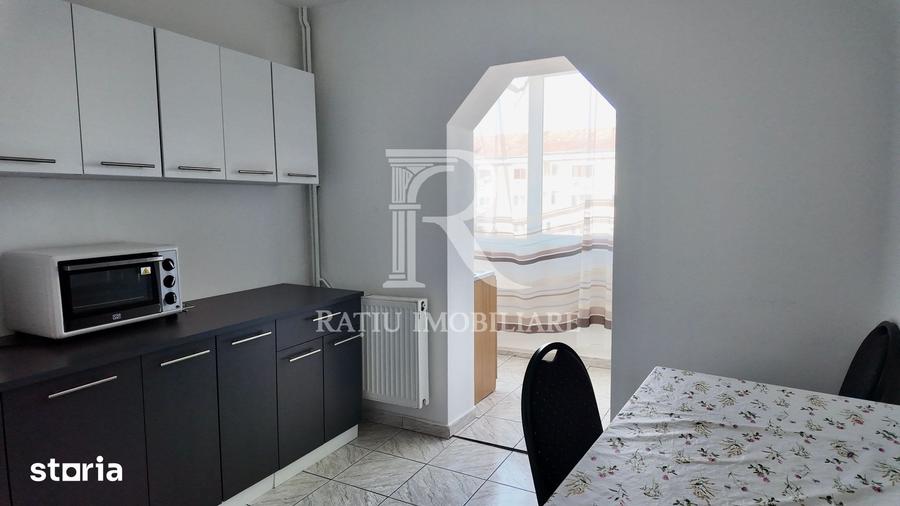 Apartament cu 3 camere decomandat în Cantemir