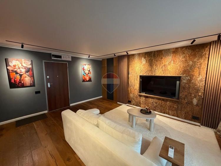 Apartament cu 2 camere decomandat, mobilat în Central