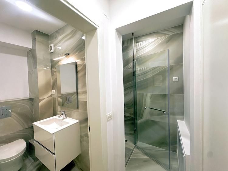 Apartament cu 3 camere decomandat în Polonă