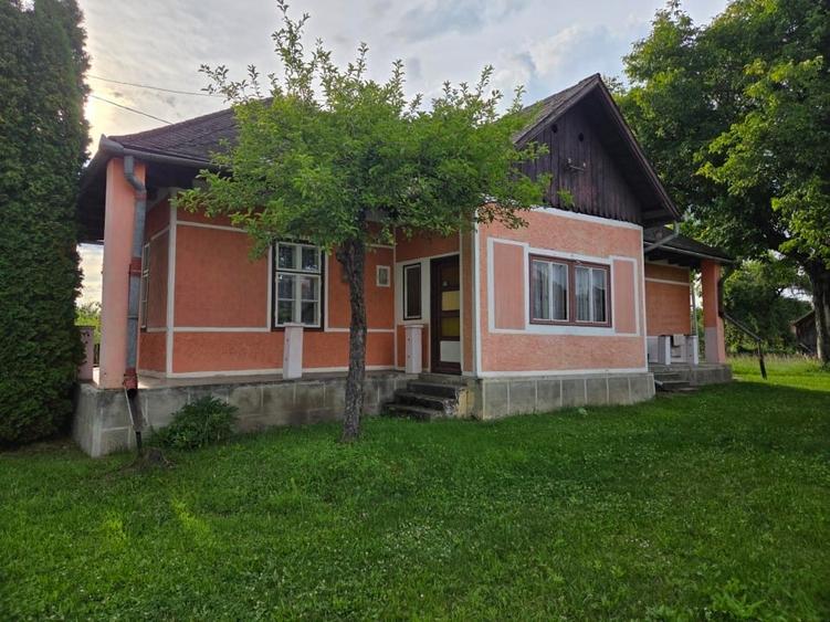 Casă individuală cu 4 camere cu Teren 2605 Mp în Zăbala