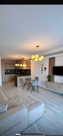 Apartament cu 2 camere decomandat în Central