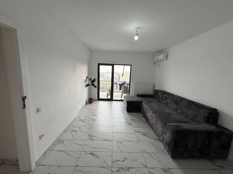 Apartament cu 3 camere semidecomandat, mobilat în Rahova