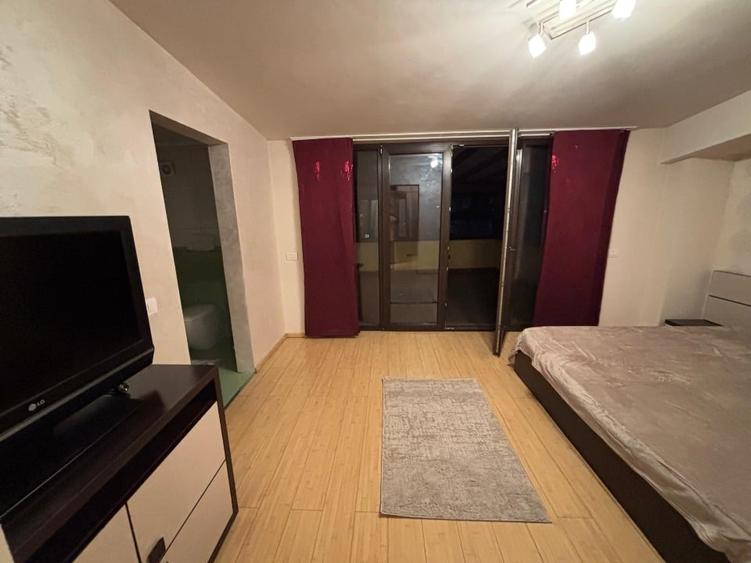 Apartament cu 4 camere decomandat, mobilat în Independenței