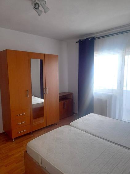 Apartament cu 2 camere decomandat în Europa