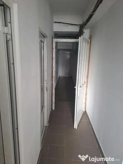 Spațiu comercial, de 950 mp, în Central