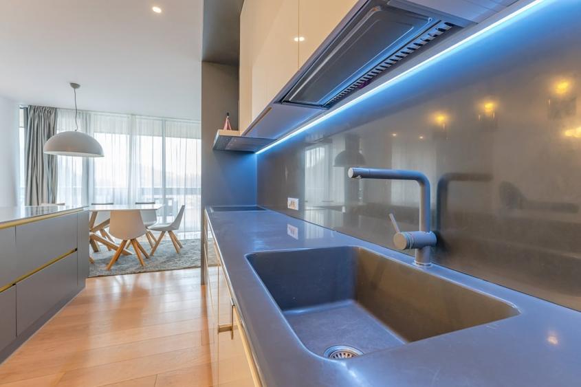 Apartament cu 4 camere decomandat, mobilat în Ultracentral