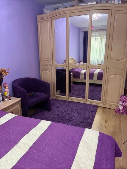 Apartament cu 3 camere semidecomandat în Piața Centrală
