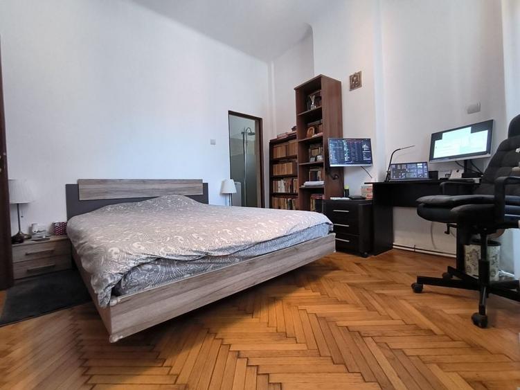 Apartament cu 3 camere semidecomandat în Armeneasca