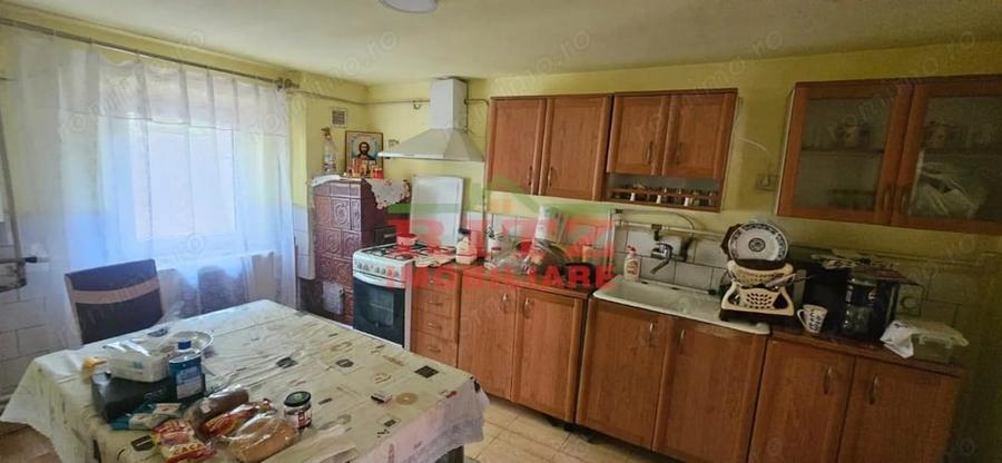 Casă cu 4 camere cu Teren 977 Mp în Central