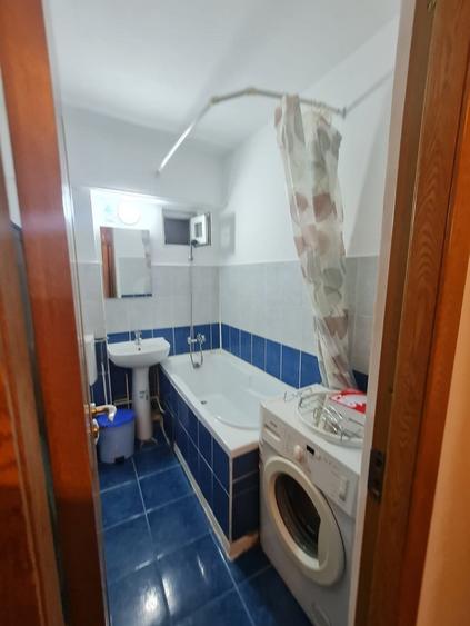 Apartament cu 3 camere decomandat în Independenței
