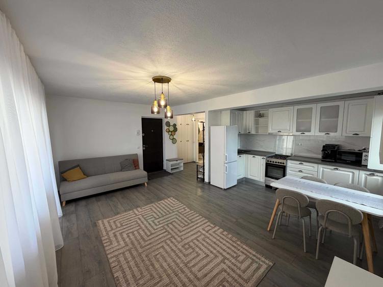 Apartament cu 2 camere semidecomandat în Florești