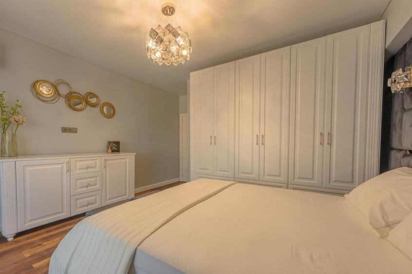 Apartament cu 2 camere decomandat, mobilat în Mamaia