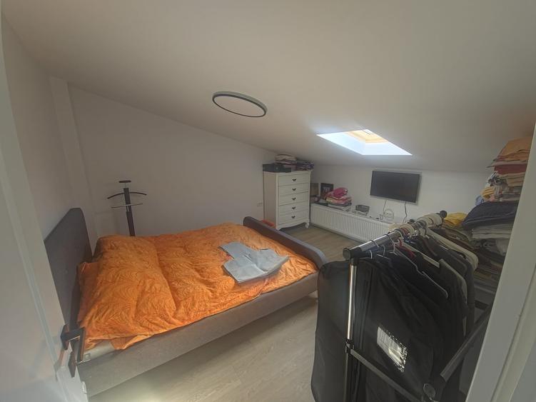 Casă individuală cu 3 camere cu Canalizare în Trocadero