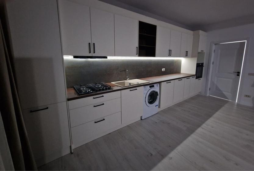 Apartament cu 2 camere decomandat în Ipotești