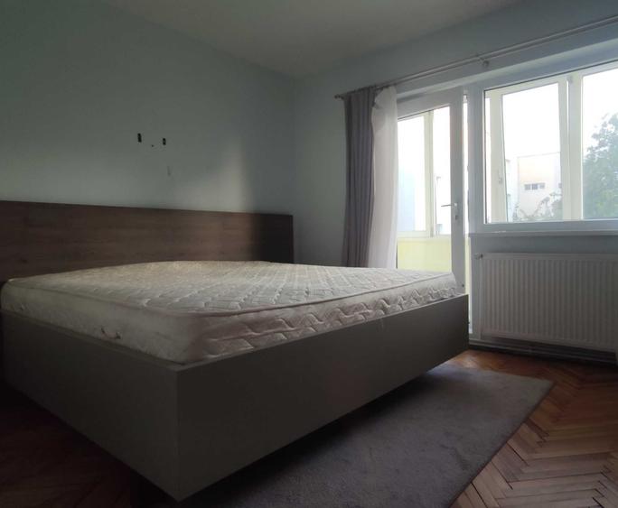 Apartament cu 3 camere decomandat în Semicentral