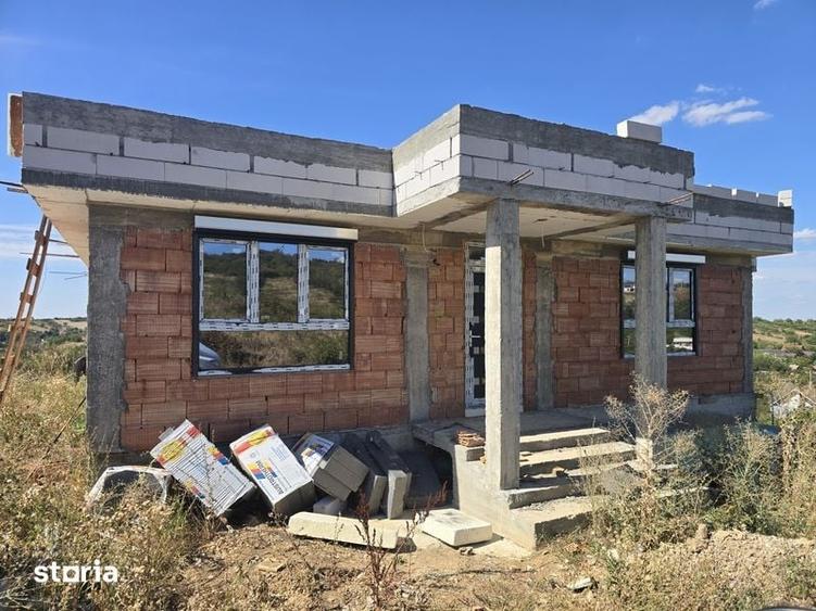 Casă cu 4 camere cu Teren 172 Mp în Oncea