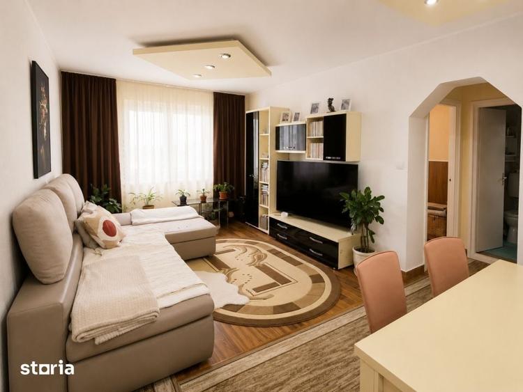 Apartament cu 3 camere semidecomandat în Micro 15