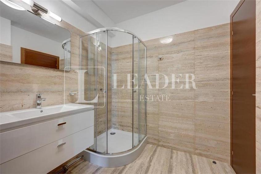 Apartament cu 4 camere semidecomandat, mobilat în Dacia