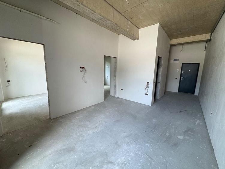 Apartament cu 2 camere decomandat în Lazu