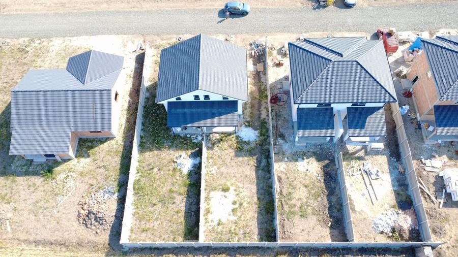 Duplex cu 3 camere cu Canalizare în Remetea Mare
