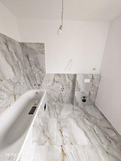 Duplex cu 3 camere cu Canalizare în Remetea Mare