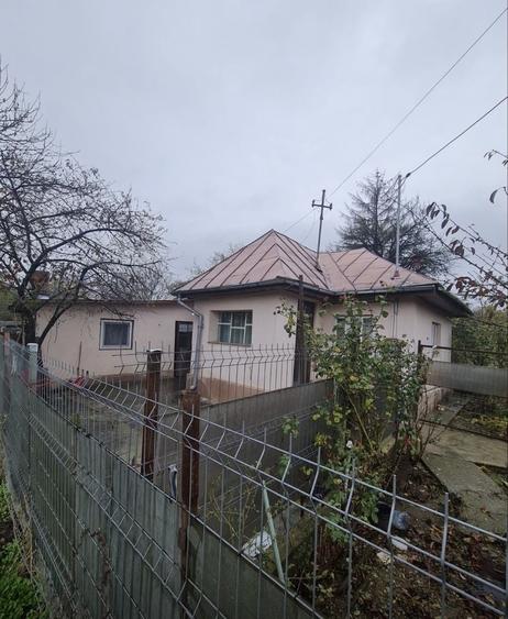 Casă cu 4 camere în Valea Călugărească