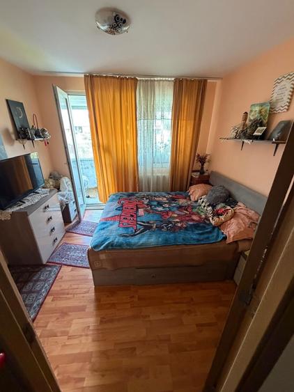 Apartament cu 4 camere semidecomandat în Tomis Nord