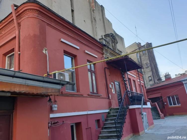 Apartament cu 3 camere nedecomandat în Armeneasca