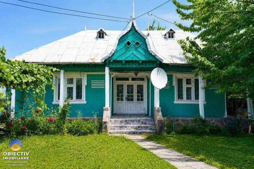 Casă cu 2 camere cu Teren 3477 Mp în Costișa