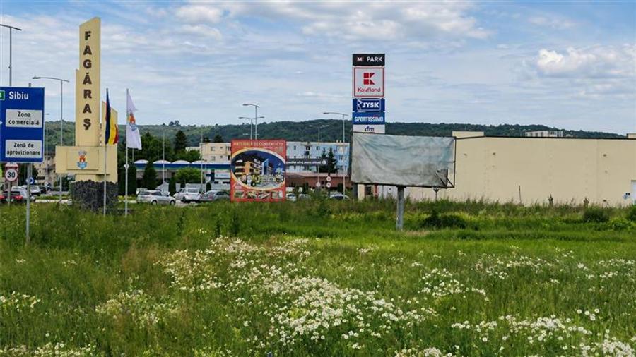 Teren intravilan de 10744 mp, în Central