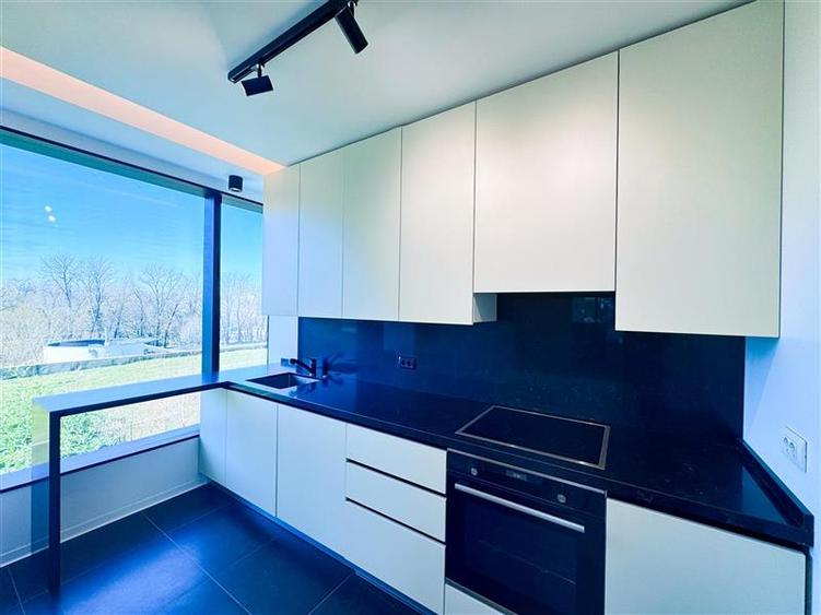 Apartament cu 2 camere semidecomandat, mobilat în Floreasca