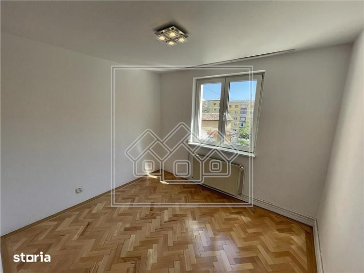 Apartament cu 3 camere în Ultracentral
