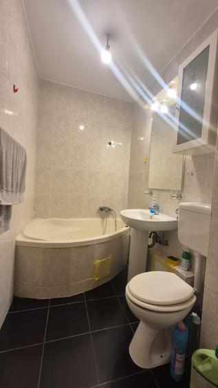 Apartament cu 2 camere semidecomandat în Brâncoveanu
