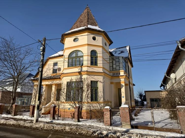 Casă cu 6 camere în Siret