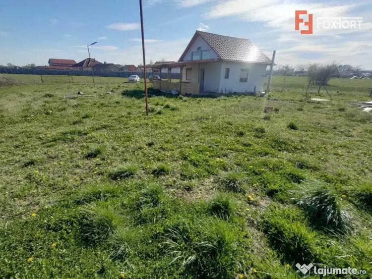 Teren de 2600 mp, în Sânmihaiu Român