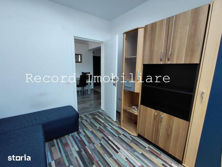 Apartament cu 3 camere semidecomandat în Florești