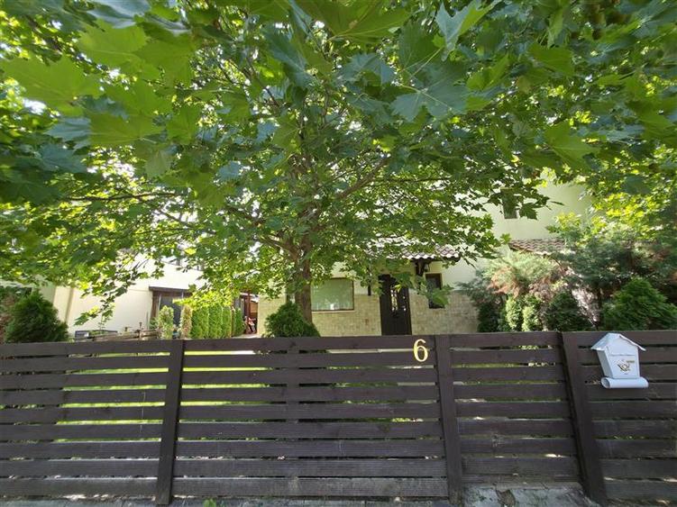 Duplex cu 4 camere cu Canalizare în 1 Decembrie