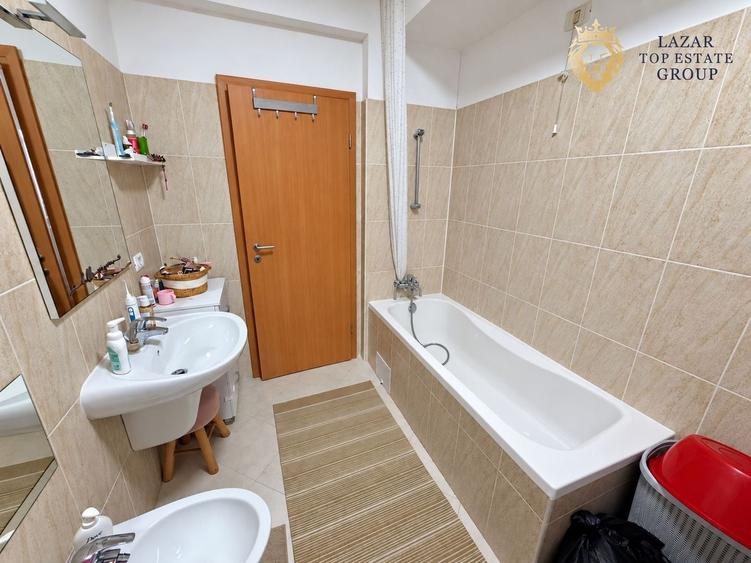 Apartament cu 3 camere decomandat, mobilat în Torontalului
