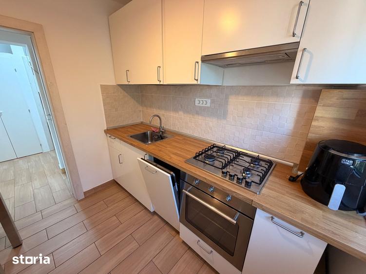 Apartament cu 2 camere decomandat în Titan
