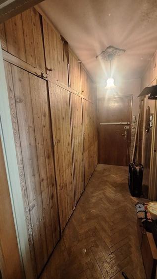 Apartament cu 3 camere semidecomandat în Drumul Taberei